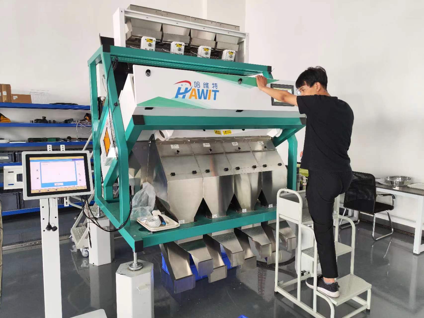 Color sorting machine maintenance and maintenance